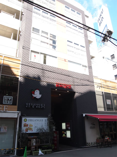 15、建物正面です。